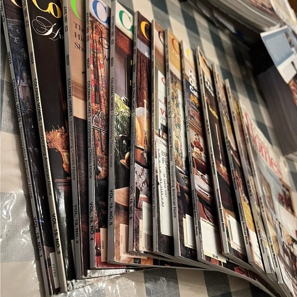 Vintages Lot of 30 Colonial Homes Magazines. 2/1993-12/1993, & 2/1995-12/1999 - Picture 2 of 2